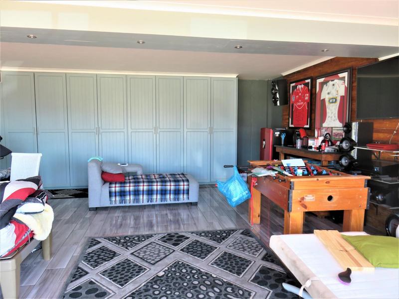 5 Bedroom Property for Sale in Myburgh Park Western Cape